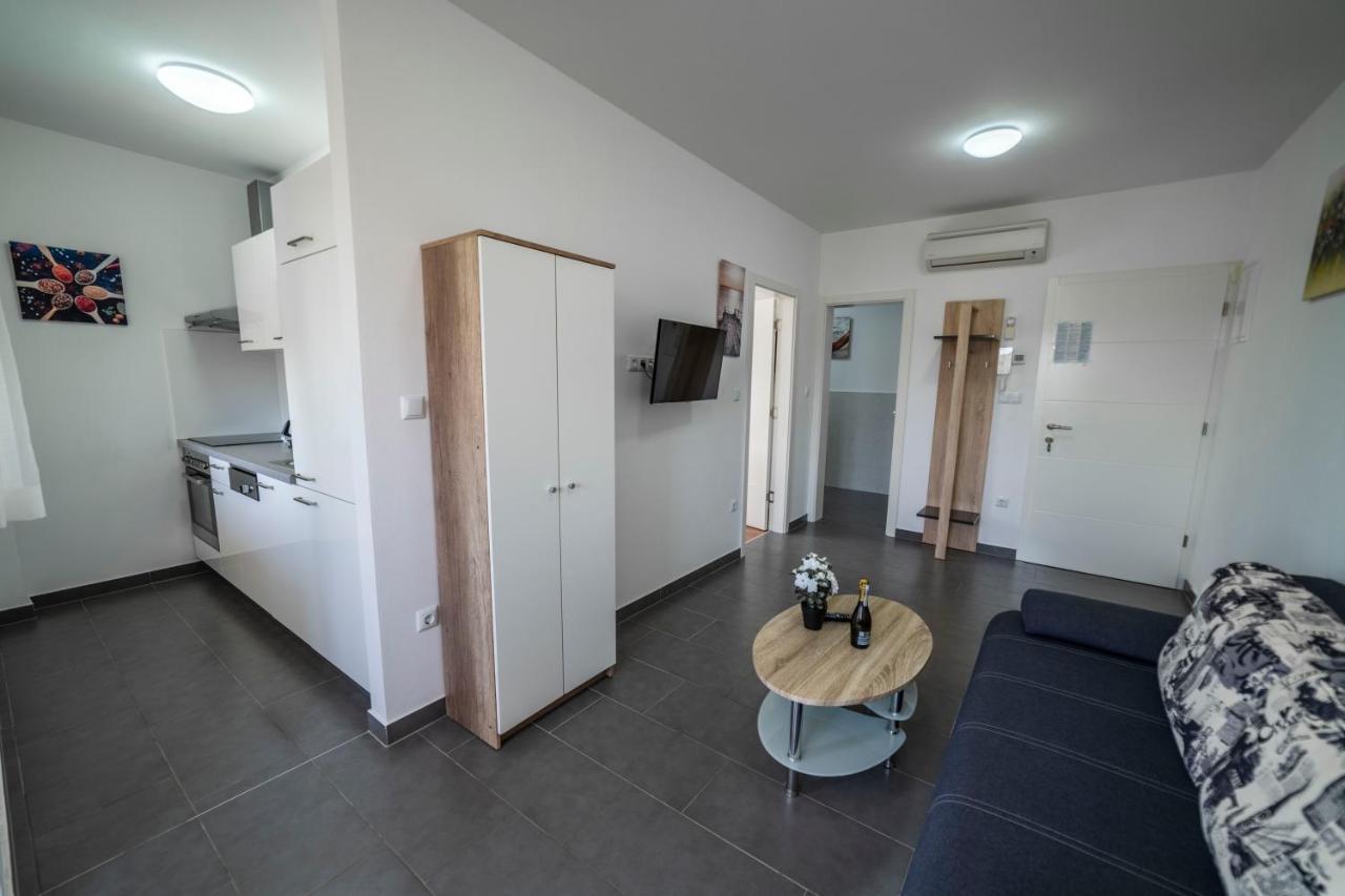 Apartments Adriana Pula Buitenkant foto
