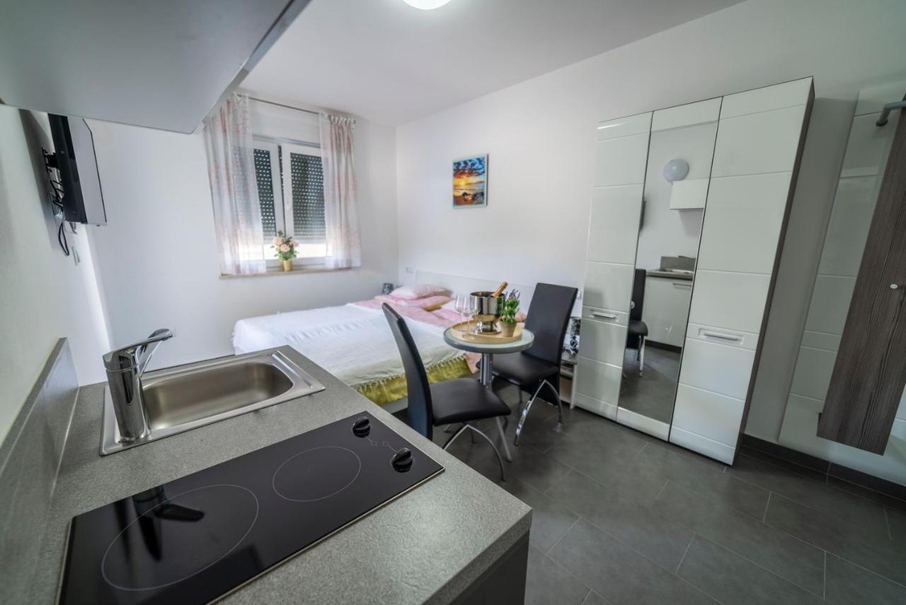Apartments Adriana Pula Buitenkant foto