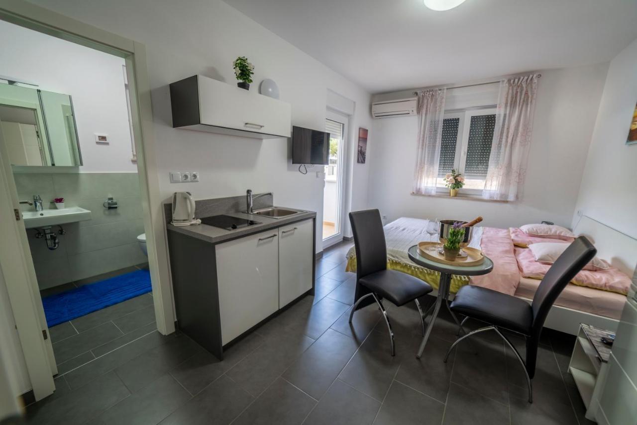 Apartments Adriana Pula Buitenkant foto
